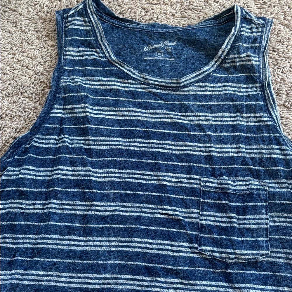 Universal Thread XL Tank